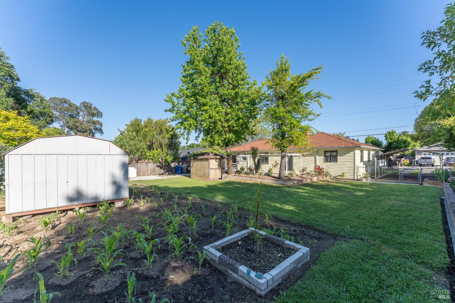 92 Oak Knoll Road Ukiah, CA 95482 - Photo 22 of 29 a front view of a house with garden