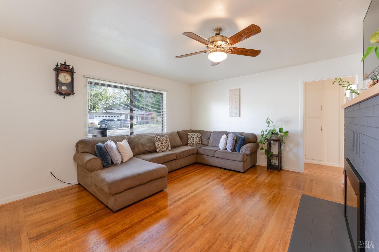 92 Oak Knoll Road Ukiah, CA 95482 - Photo 3 of 29 a living room with furniture and a large window