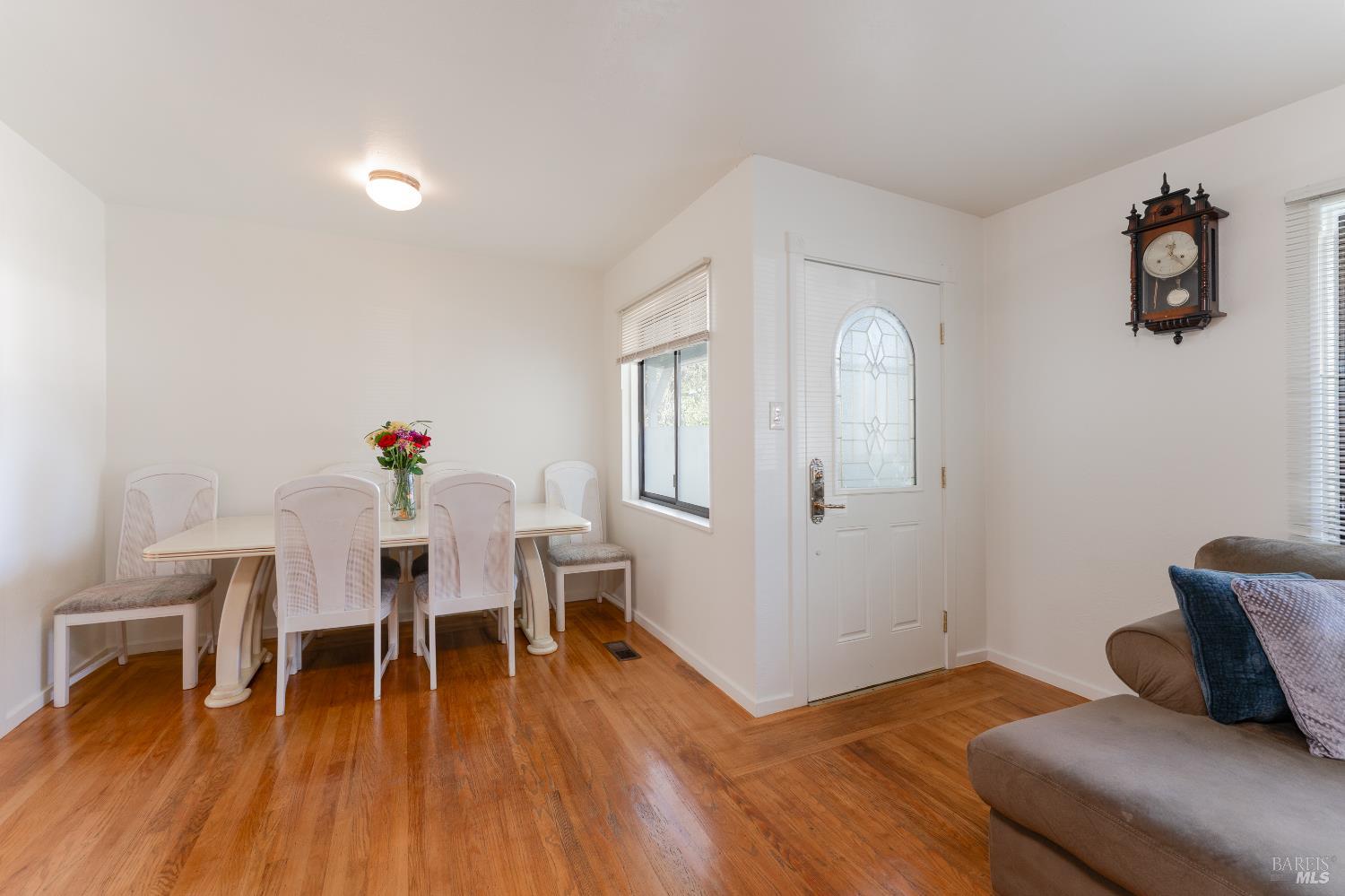 92 Oak Knoll Road Ukiah, CA 95482 - Photo 6 of 29 a living room with furniture and wooden floor