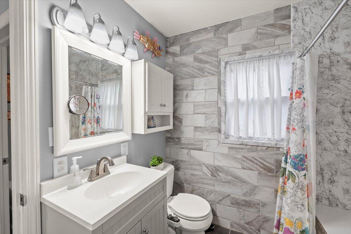 4670 Co Road Bellefontaine, OH 43311 - Photo 26 of 37 26-Bathroom