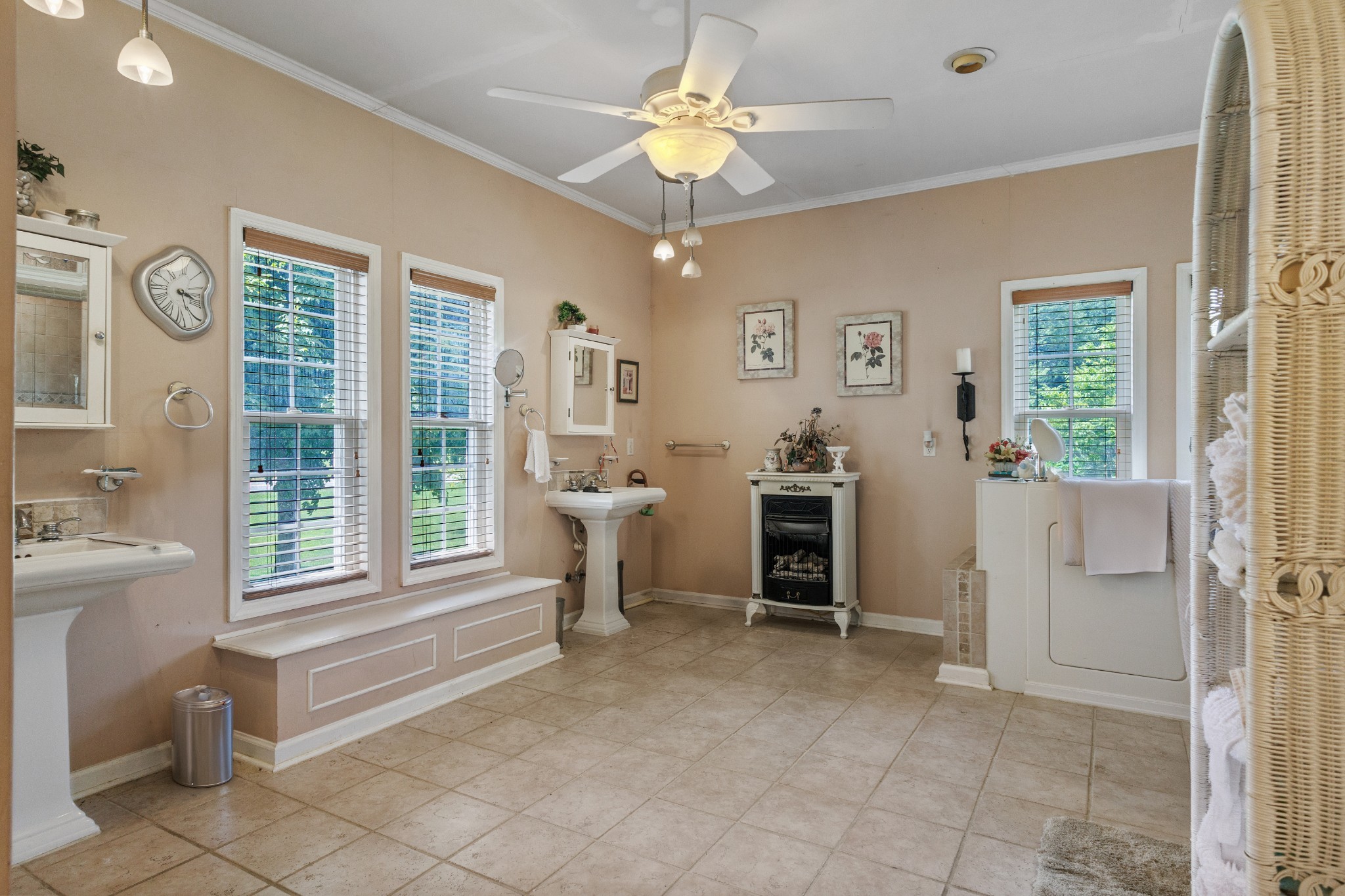 3371 Highway 76 Cottontown, TN 37048 - Photo 21 of 54 a view of a livingroom with workspace and a window