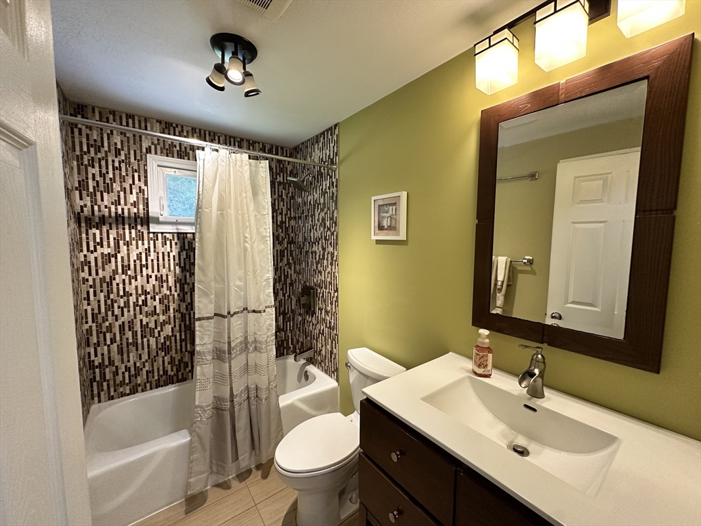 170 Treetop Avenue Springfield, MA 01118 - Photo 13 of 25