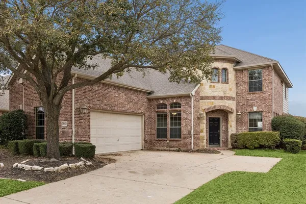 $445,000 | 915 Fieldstone Drive, Cedar Hill, TX 75104