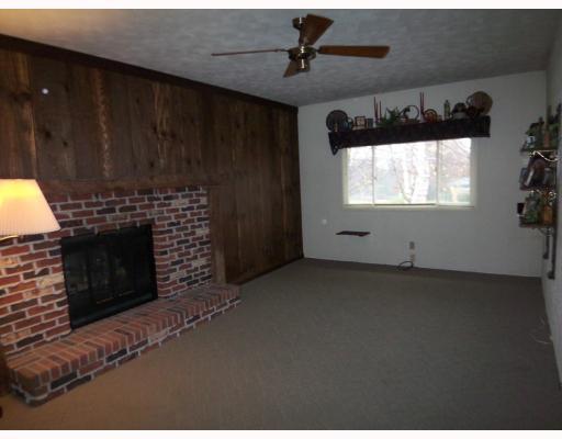 2847 Ivanhoe Road Sharpsville, PA 16150 - Photo 3 of 13 Den/Family/Great Room.
