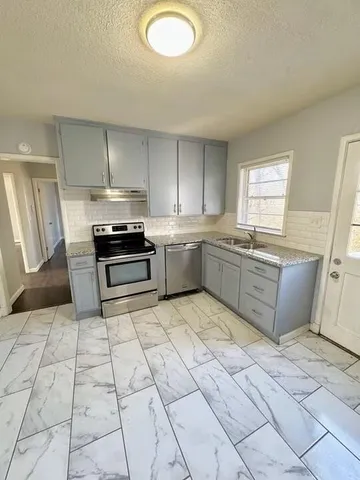 $145,000 | 6876 Sni A Bar Road, Kansas City, MO 64129