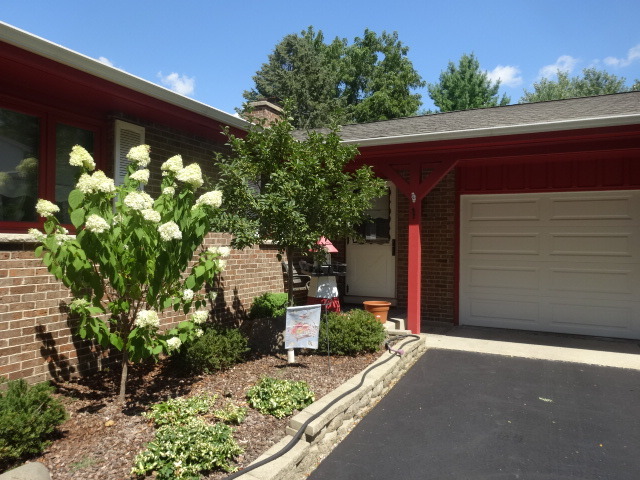 231 Aberdeen Road Cary, IL 60013 - Photo 2 of 25