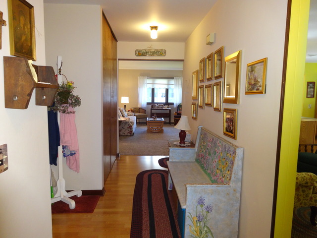 231 Aberdeen Road Cary, IL 60013 - Photo 3 of 25