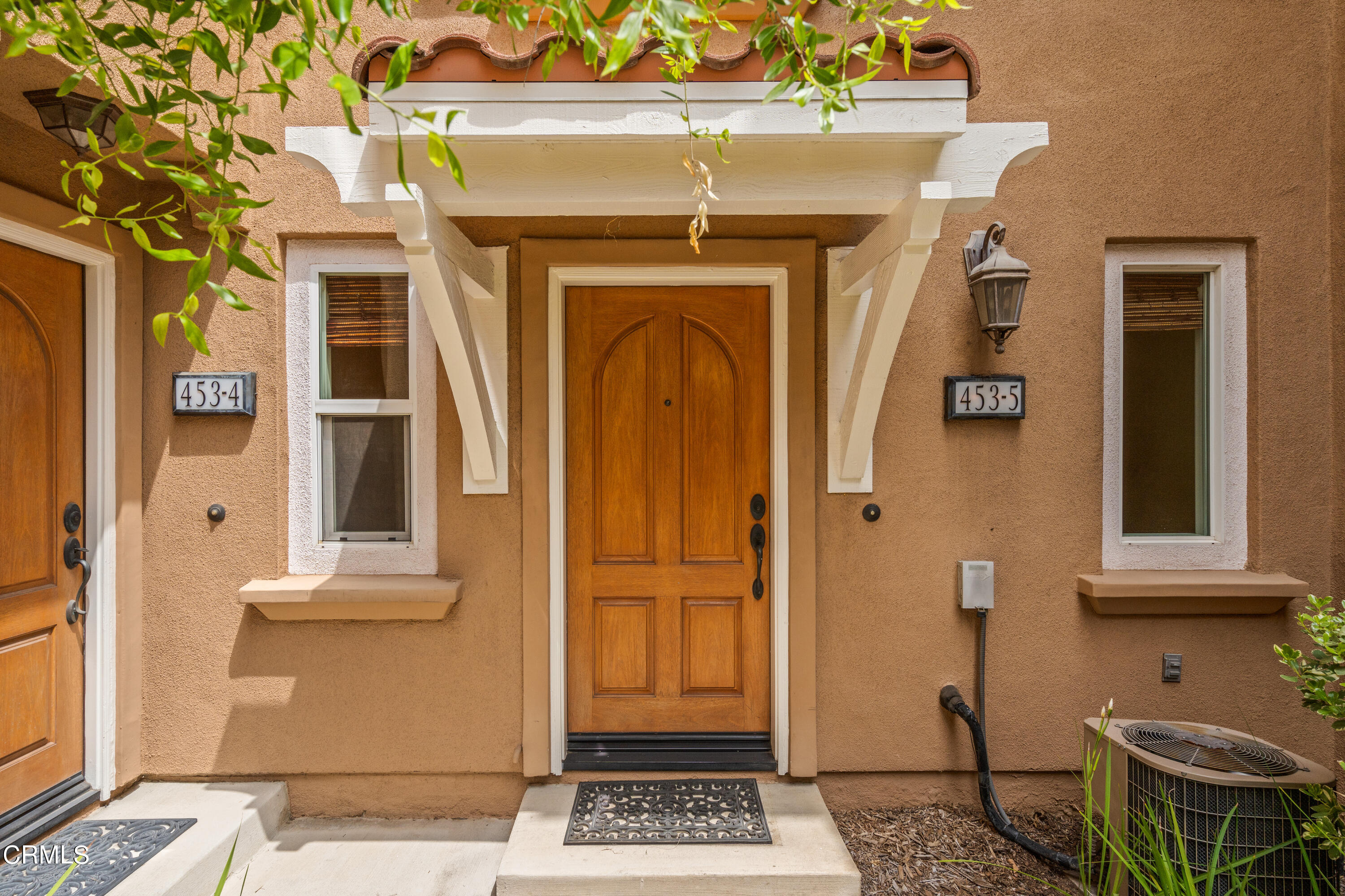 453 North Altadena Drive, Unit 5 Pasadena, CA 91107 - Photo 6 of 36 front view of a house with a door