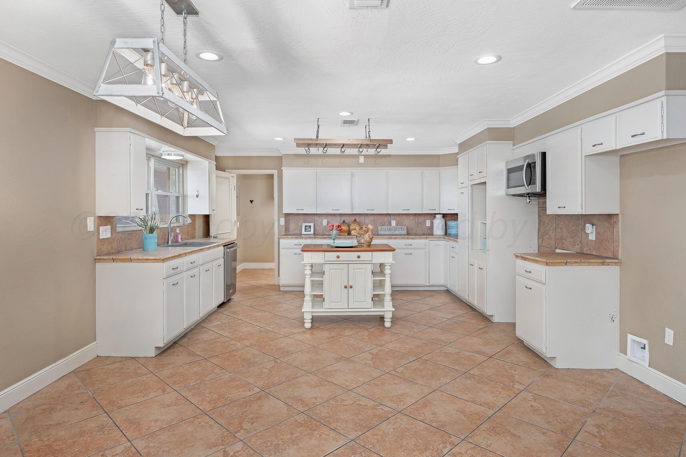 201 Rio Trail Amarillo, TX 79108 - Photo 7 of 31 007_Dining And Kitchen