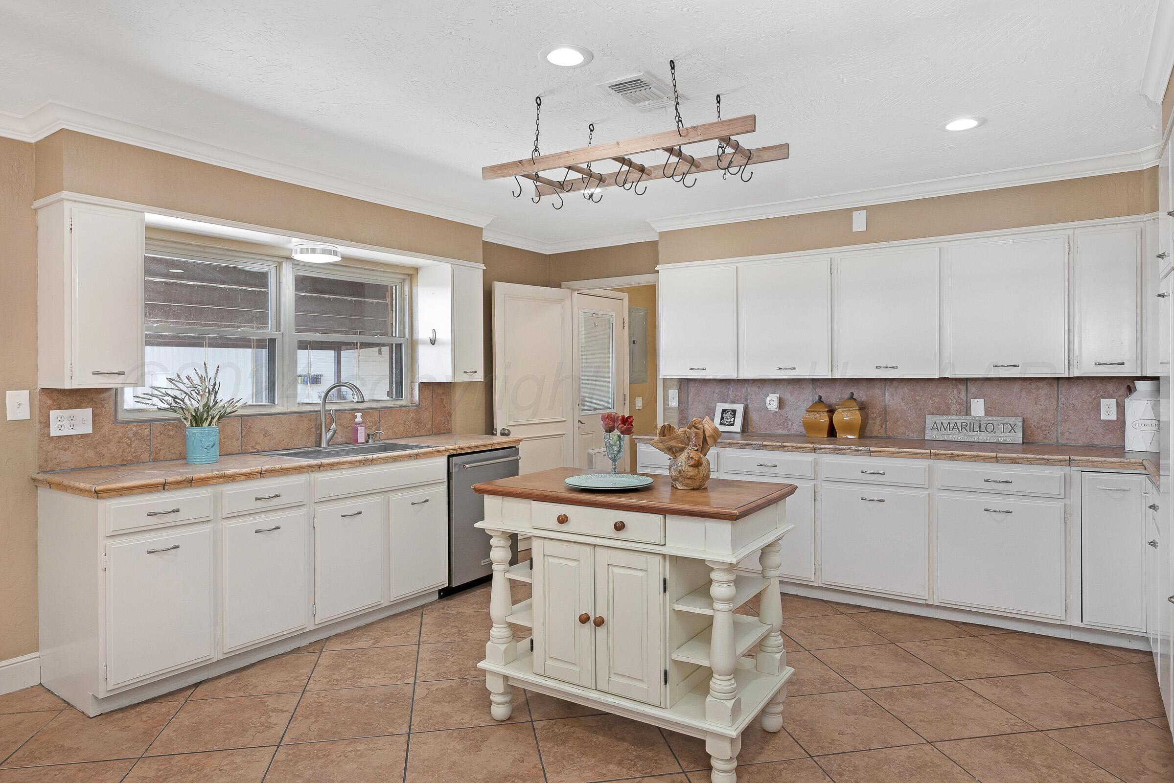 201 Rio Trail Amarillo, TX 79108 - Photo 8 of 31 008_Kitchen