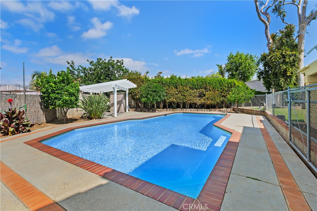 8405 Eastbrook Court Riverside, CA 92504 - Photo 41 of 49 Pool