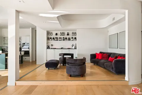 $5,000,000 | 7868 Electra Drive, Los Angeles, CA 90046