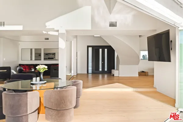 $5,000,000 | 7868 Electra Drive, Los Angeles, CA 90046