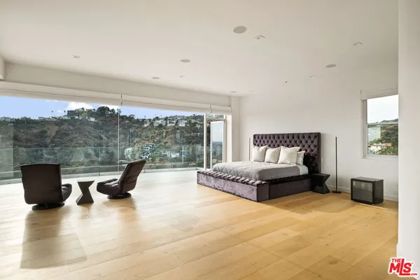 $5,000,000 | 7868 Electra Drive, Los Angeles, CA 90046