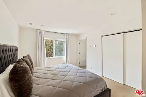 $5,000,000 | 7868 Electra Drive, Los Angeles, CA 90046