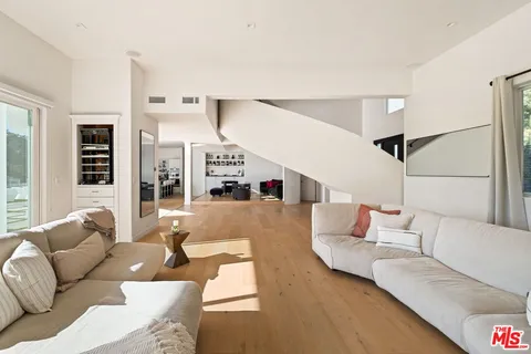 $5,000,000 | 7868 Electra Drive, Los Angeles, CA 90046