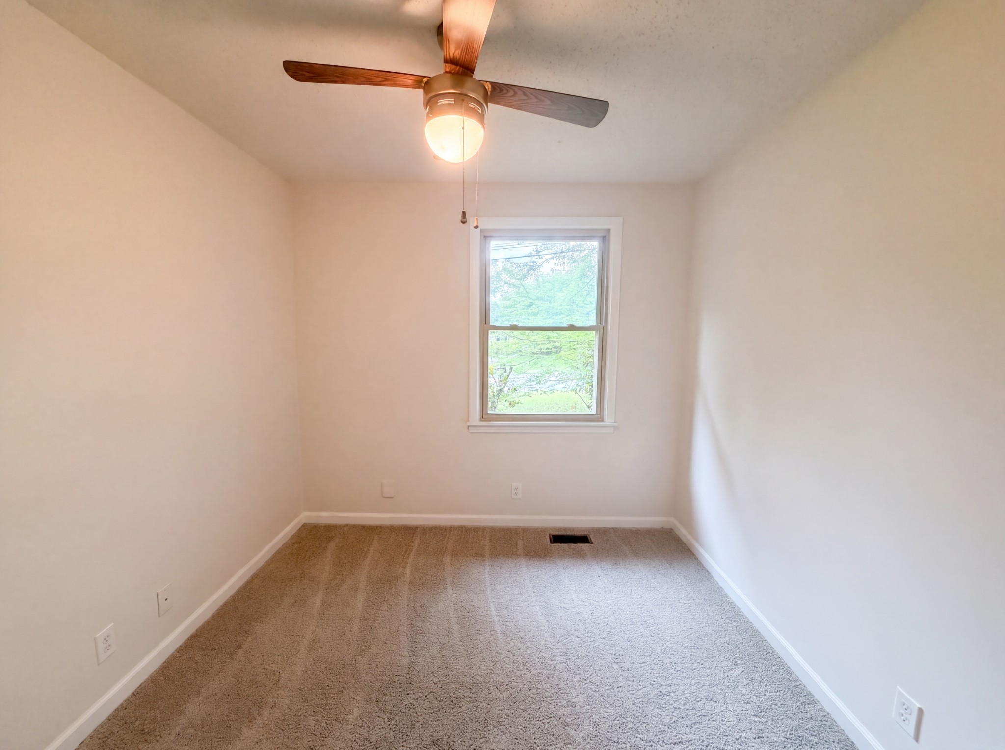 587 Lafayette Road Clarksville, TN 37042 - Photo 7 of 20