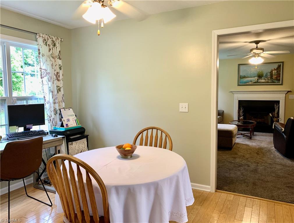 1124 Wesson Court High Point, NC 27265 - Photo 14 of 30 Dining area