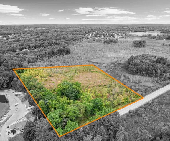 $453,500 | 21193 North Dixboro Road, South Lyon, MI 48178