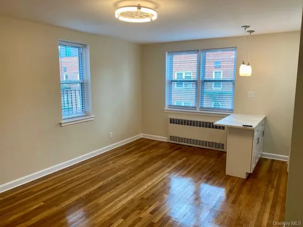 $169,000 | 32 Cathedral Avenue, Unit 6C, Hempstead, NY 11550