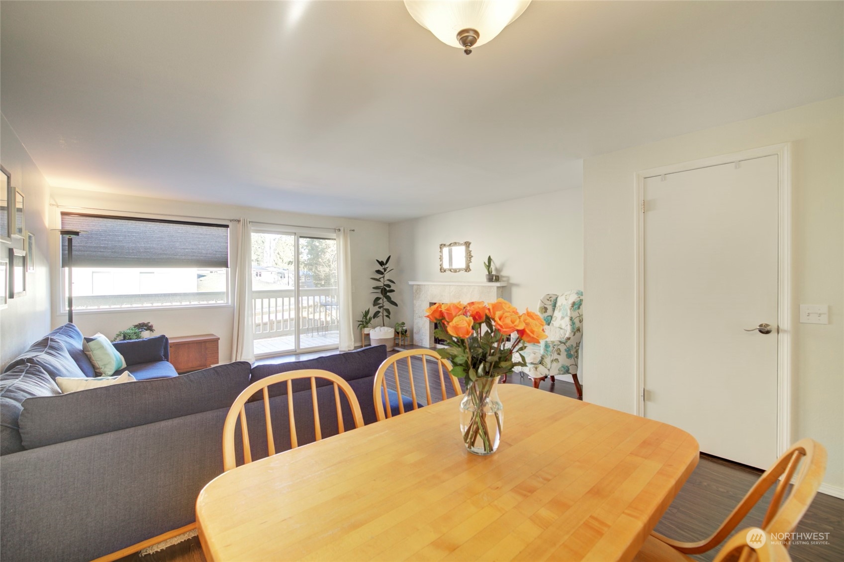 22906 Edmonds Way, Unit 15 Edmonds, WA 98020 - Photo 12 of 22 a view of a dining room with furniture