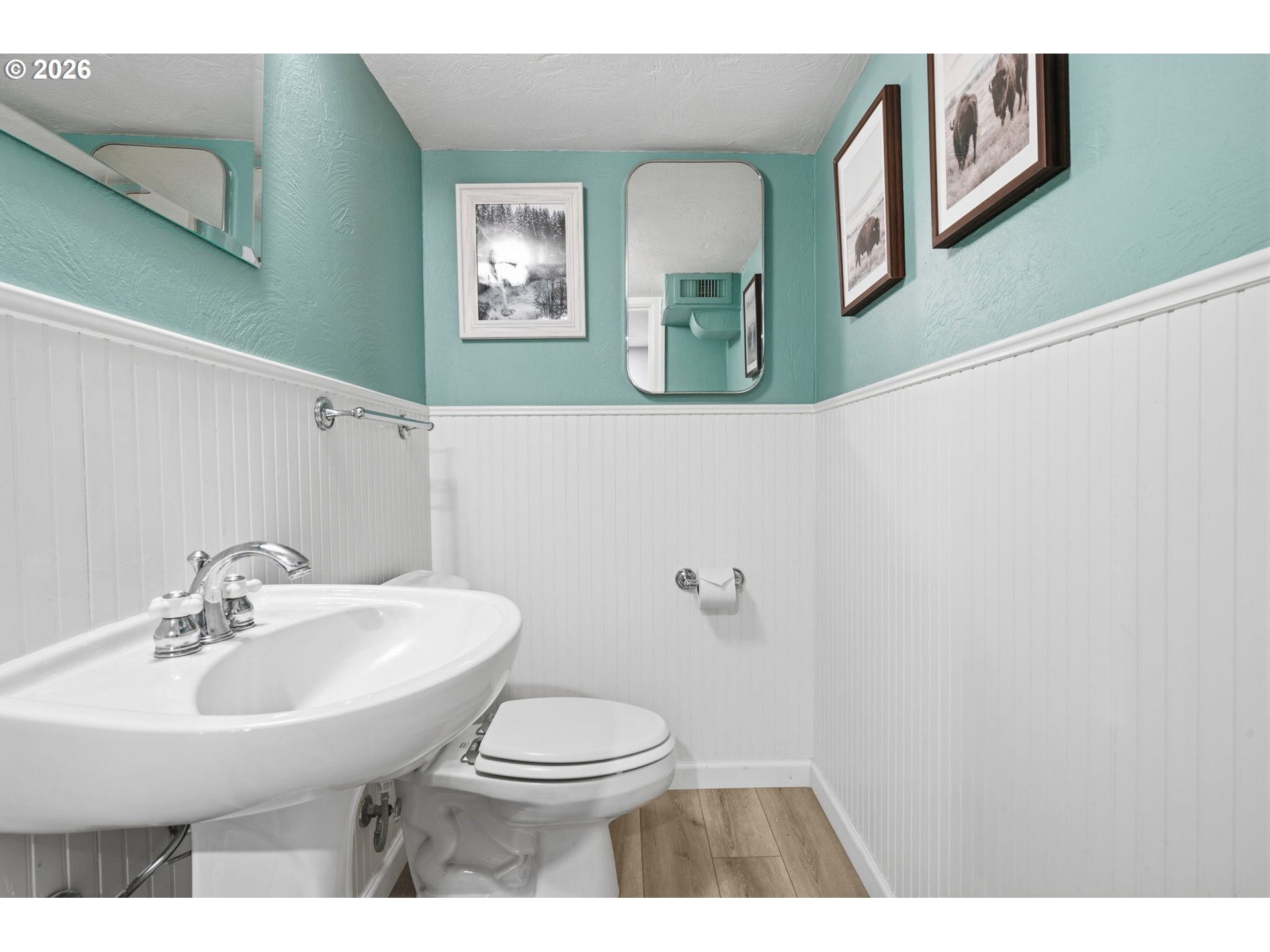 1841 Fairmount Boulevard Eugene, OR 97403 - Photo 30 of 44 a bathroom with a sink mirror and toilet