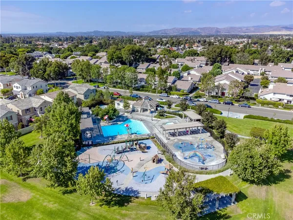 $750,000 | 44 Fallbrook, Irvine, CA 92604