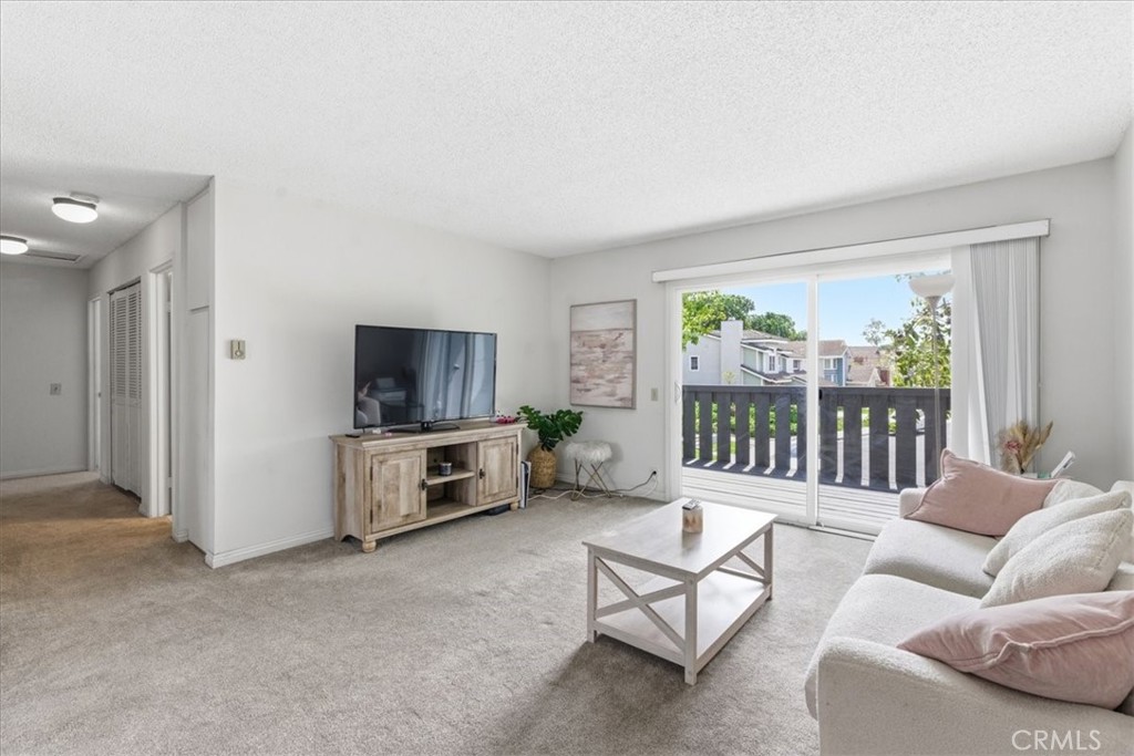 44 Fallbrook Irvine, CA 92604 - Photo 3 of 28