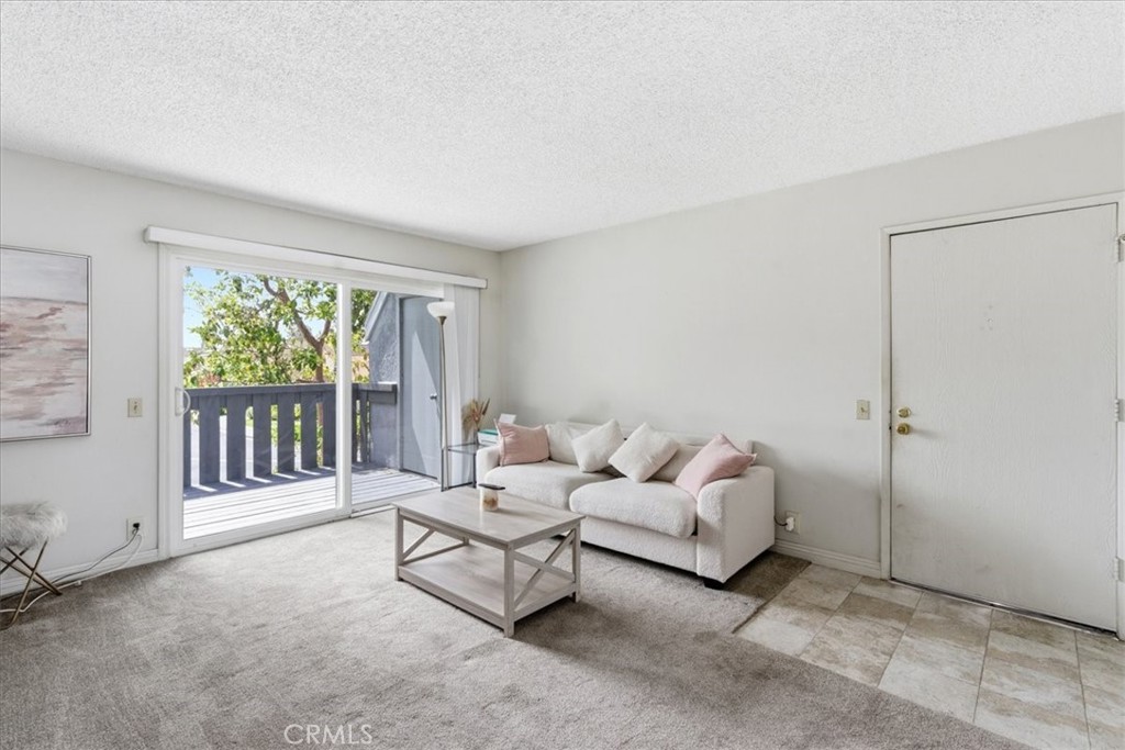 44 Fallbrook Irvine, CA 92604 - Photo 4 of 28