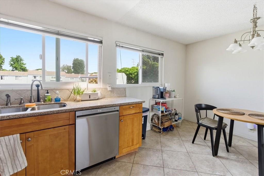 44 Fallbrook Irvine, CA 92604 - Photo 9 of 28