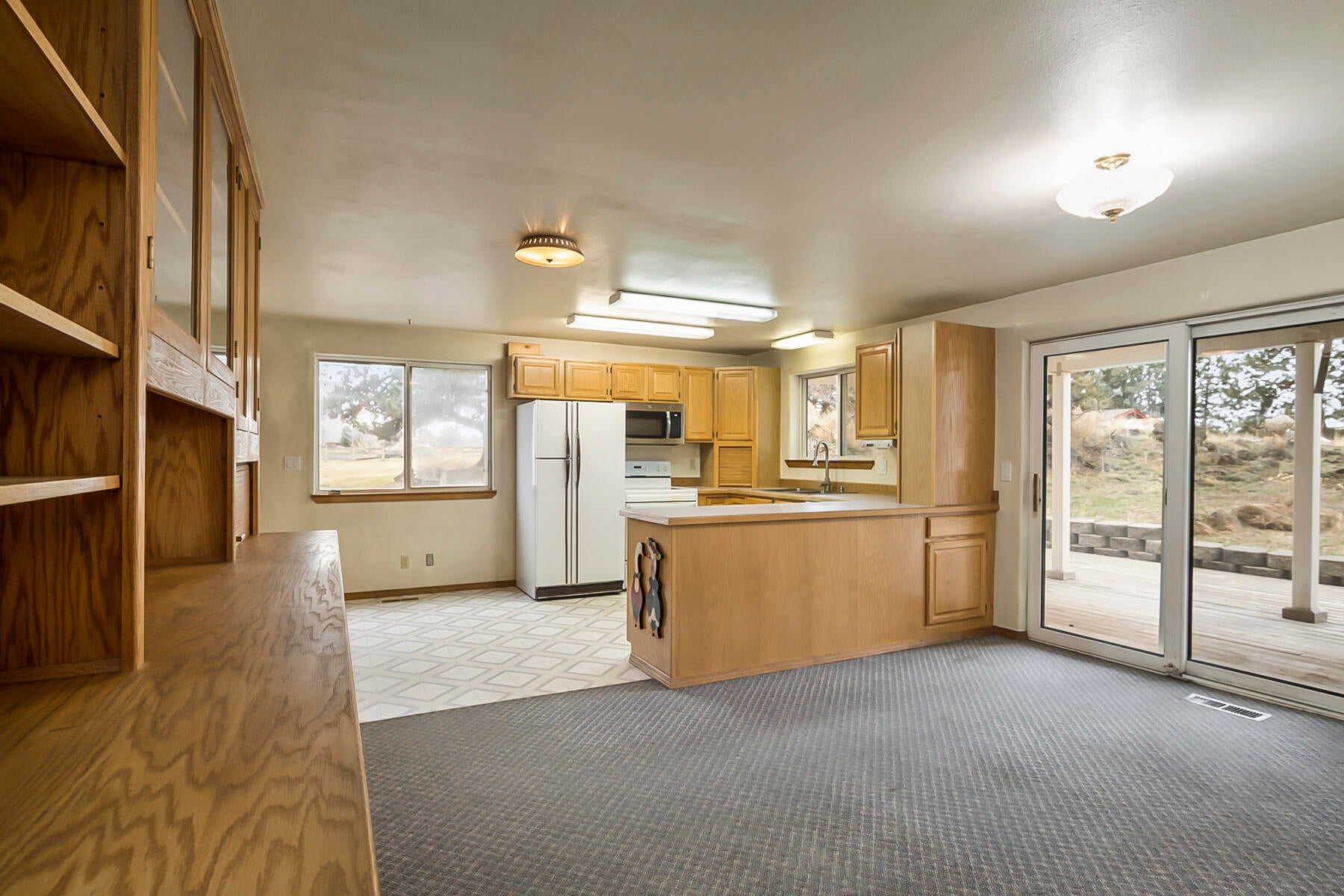 61825 Dobbin Road Bend, OR 97702 - Photo 7 of 43 05JH5_6374