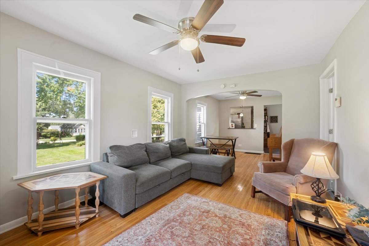 508 River Bluff Road Elgin, IL 60120 - Photo 3 of 17 a living room with furniture and a window