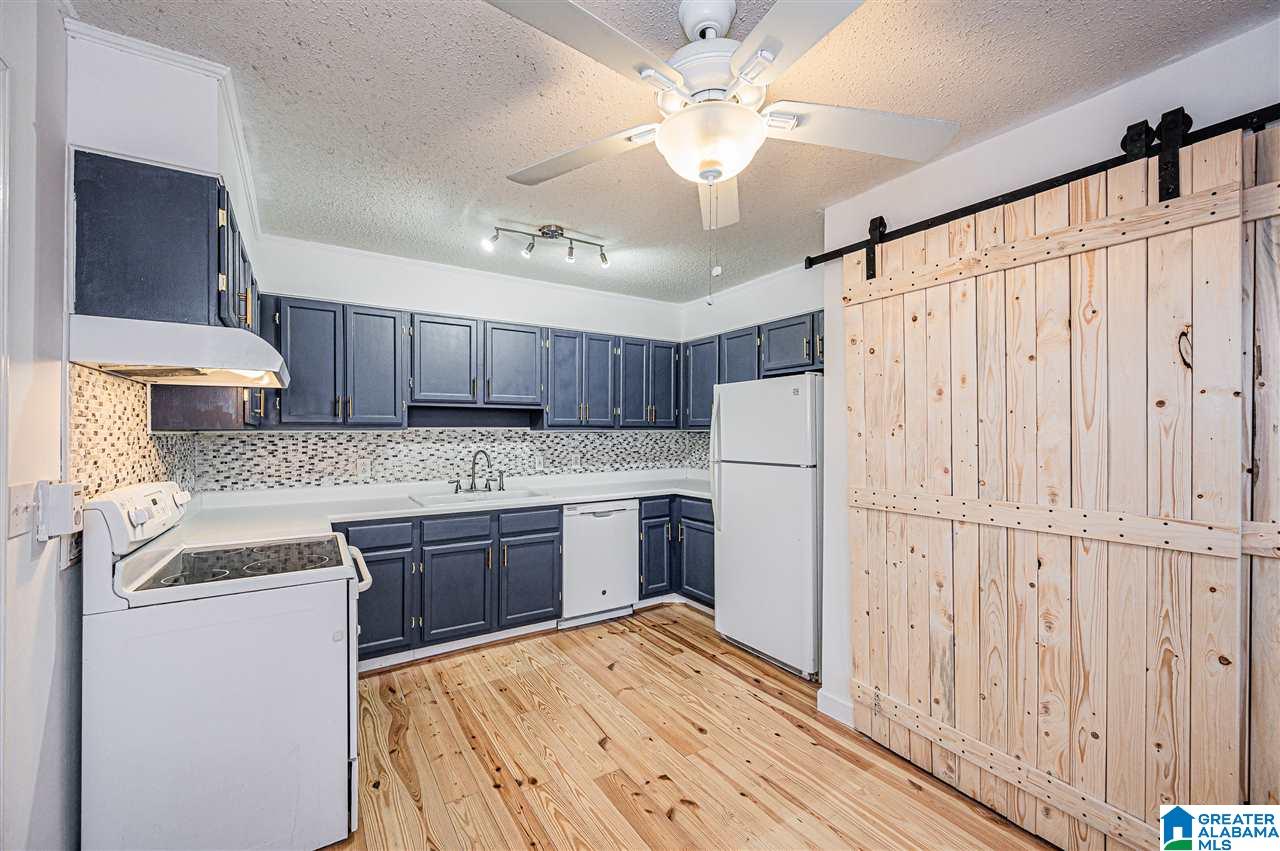65 Shades Crest Road Hoover, AL 35226 - Photo 11 of 36
