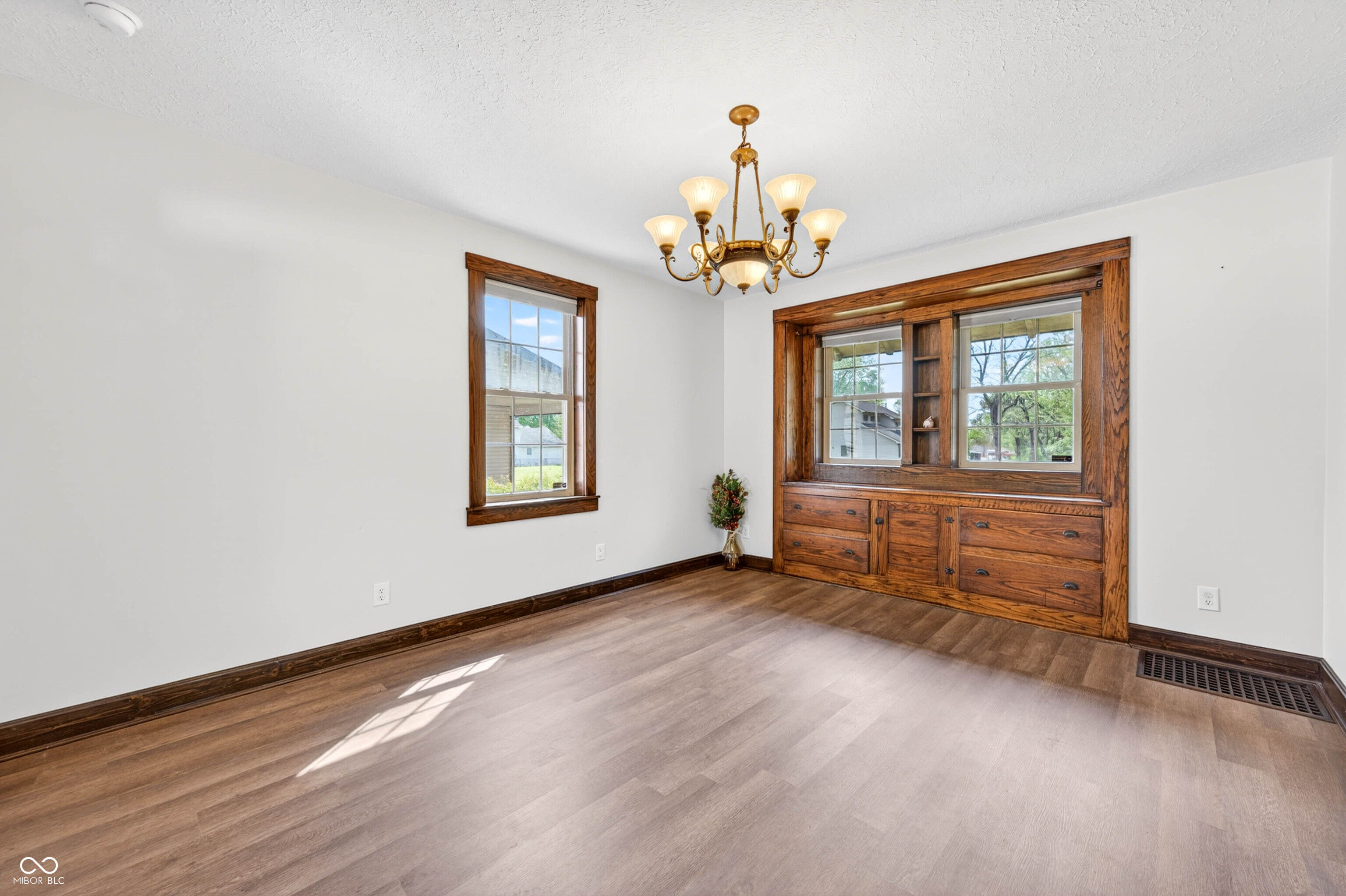 2115 Irwin Drive Columbus, IN 47201 - Photo 22 of 75