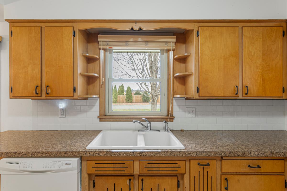 2335 4th Street Northwest Faribault, MN 55021 - Photo 11 of 42