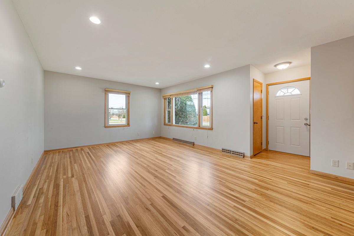 2335 4th Street Northwest Faribault, MN 55021 - Photo 3 of 42