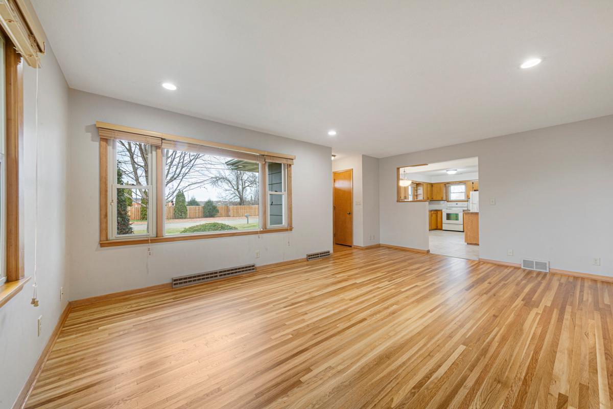 2335 4th Street Northwest Faribault, MN 55021 - Photo 4 of 42