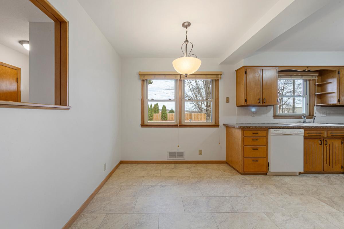 2335 4th Street Northwest Faribault, MN 55021 - Photo 7 of 42