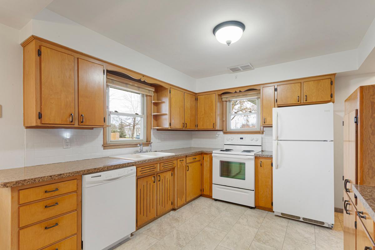 2335 4th Street Northwest Faribault, MN 55021 - Photo 10 of 42