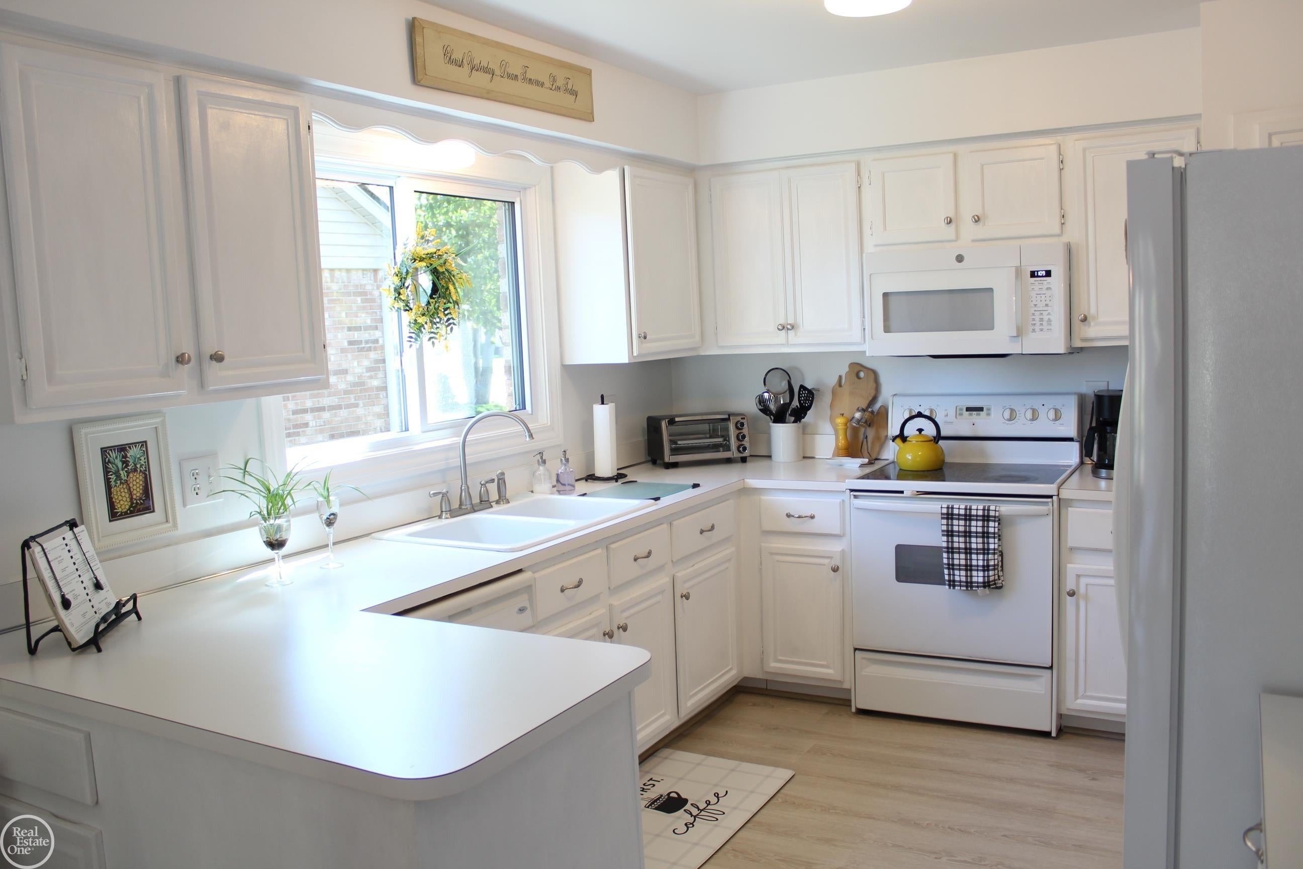 20315 Dunham Road Clinton Township, MI 48038 - Photo 2 of 32 Gallery Image 2