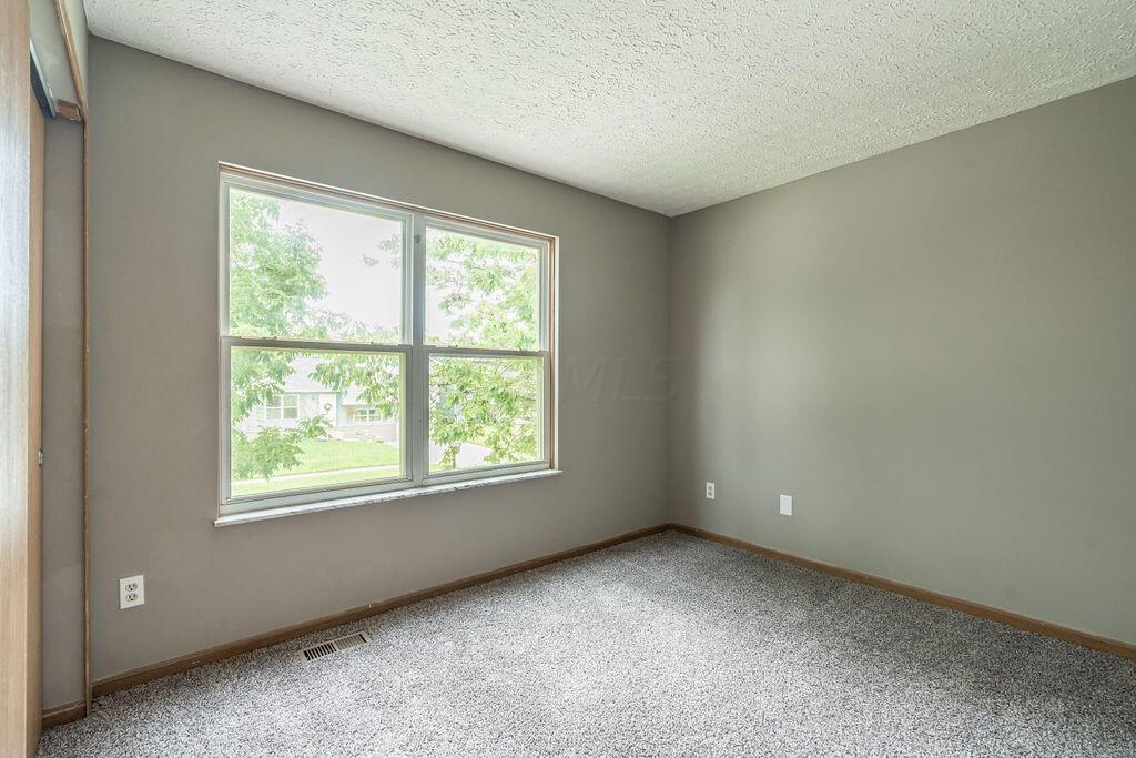 2731 Raphael Drive Columbus, OH 43232 - Photo 17 of 18 R1 (18)
