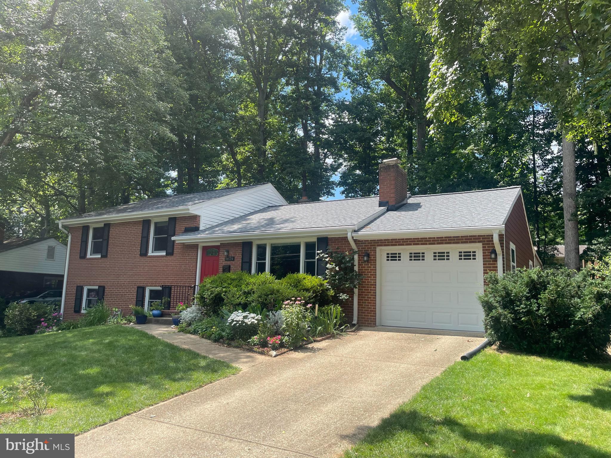 5624 Heming Avenue Springfield, VA 22151 - Photo 4 of 43