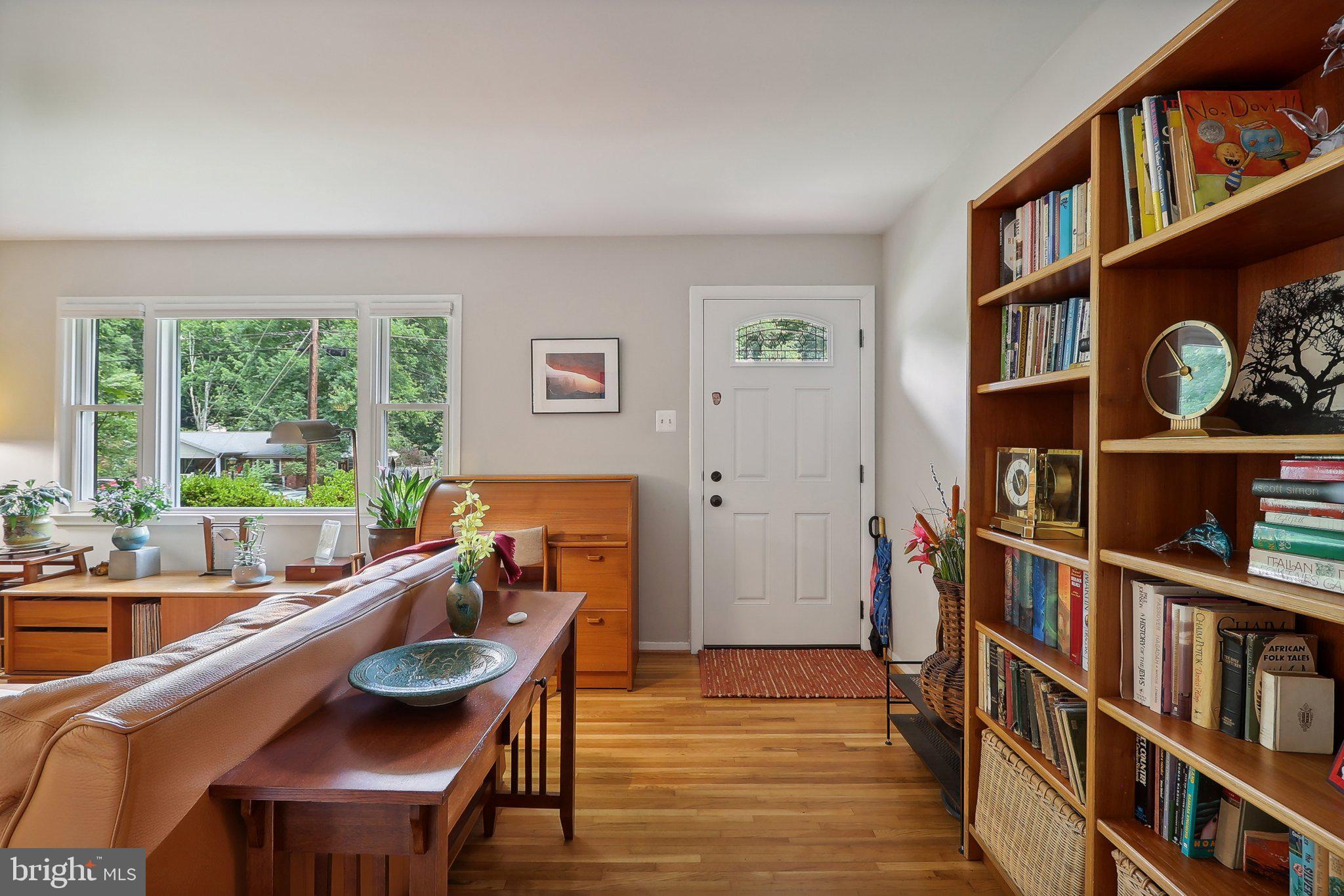 5624 Heming Avenue Springfield, VA 22151 - Photo 6 of 43