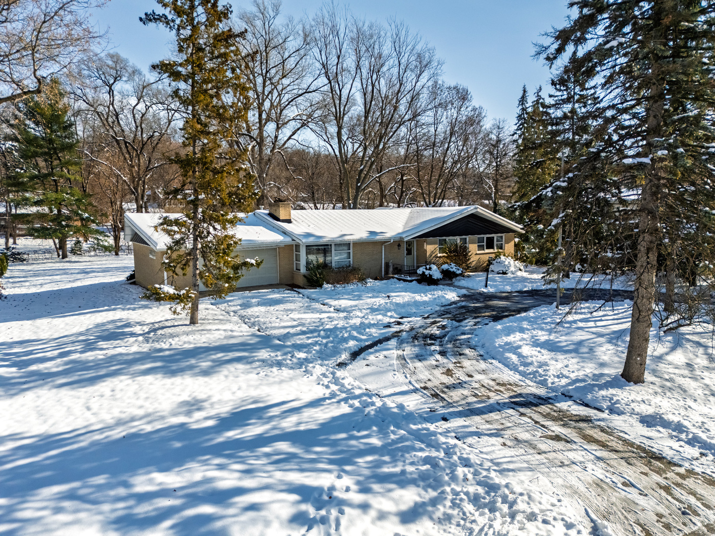 6325 Keokuk Road Indian Head Park, IL 60525 - Photo 2 of 21 a view of a house with yard and sitting area