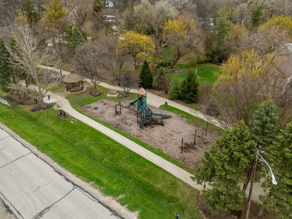 $545,000 | 6325 Keokuk Road, Indian Head Park, IL 60525