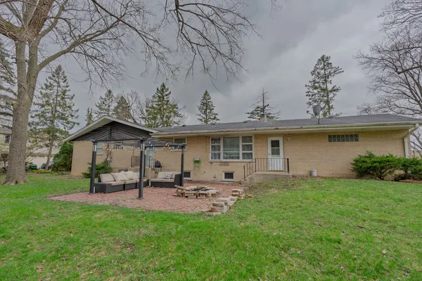 $545,000 | 6325 Keokuk Road, Indian Head Park, IL 60525