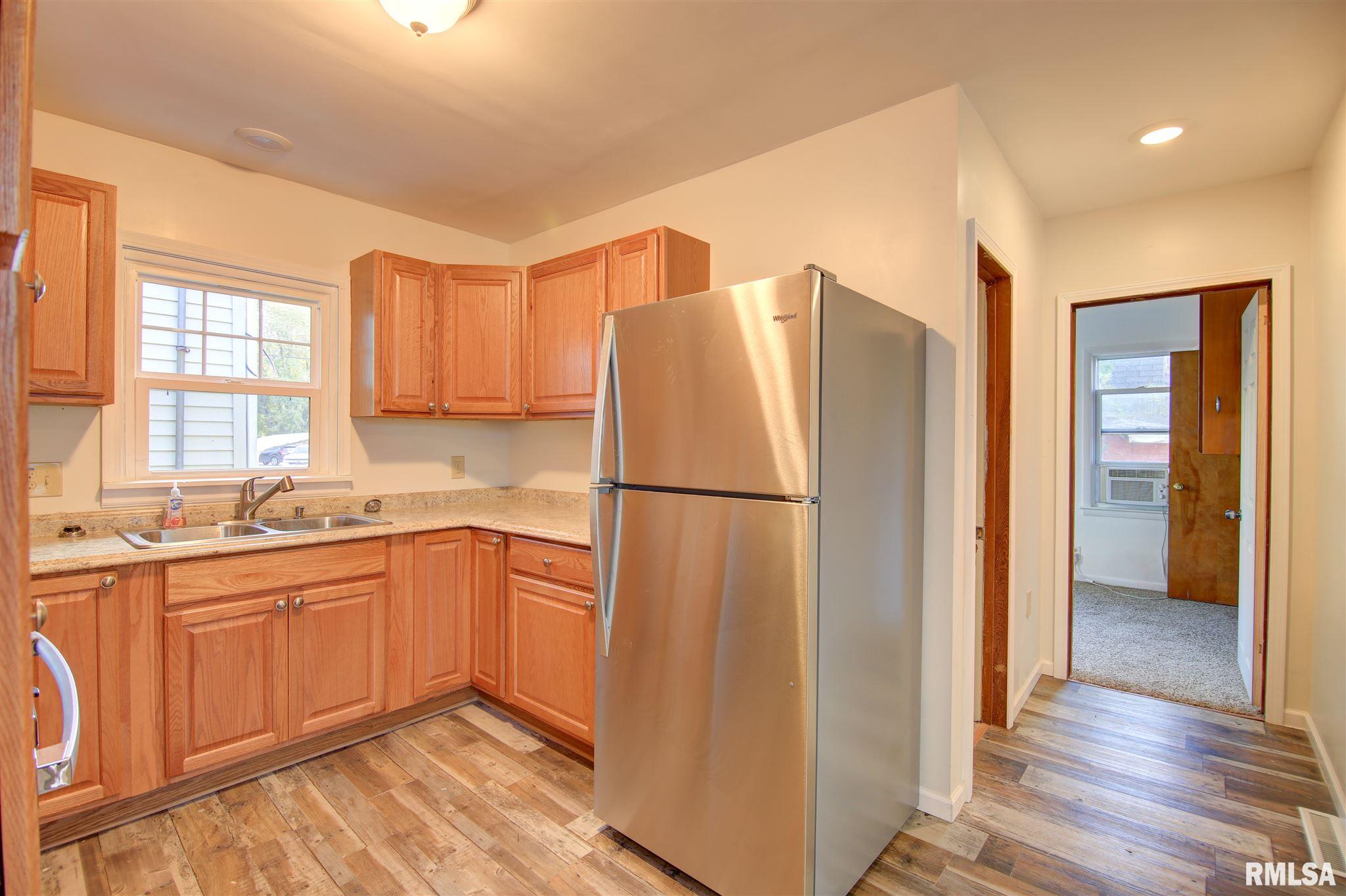 705 4th Avenue South Clinton, IA 52732 - Photo 5 of 11 Gallery Image 5