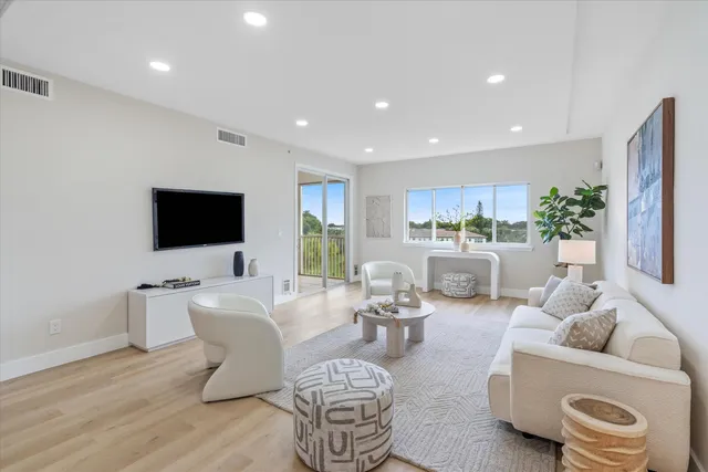 $475,000 | 22715 Camino Del Mar, Unit 42, Boca Raton, FL 33433