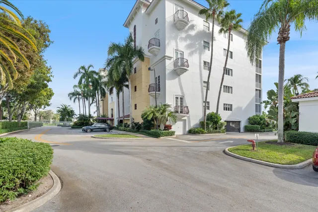 $475,000 | 22715 Camino Del Mar, Unit 42, Boca Raton, FL 33433
