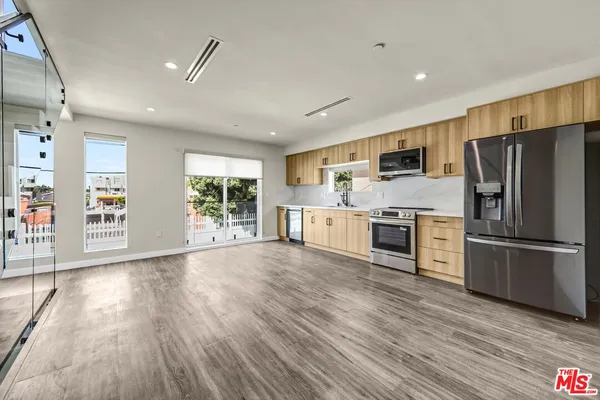 $4,595 | 1309 North Sycamore Avenue, Unit 1309, Los Angeles, CA 90028